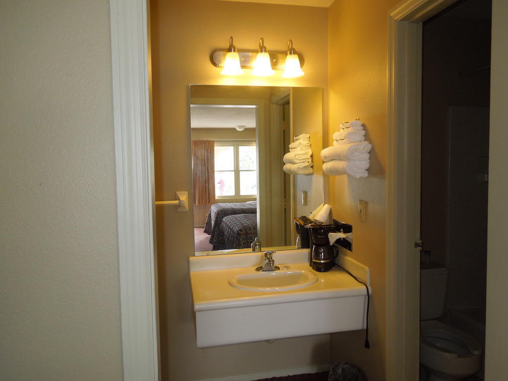 Americas Best Value Inn Chillicothe Bagian luar foto